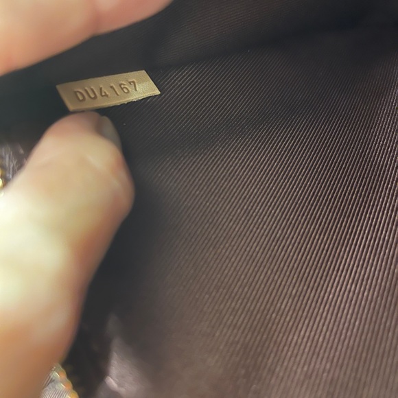 Brand New Louis Vuitton Cluny MM - Picture 6 of 7